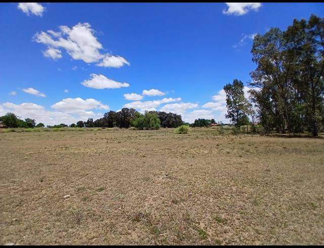 8,094M² VACANT LAND FOR SALE IN RIVERSDALE
